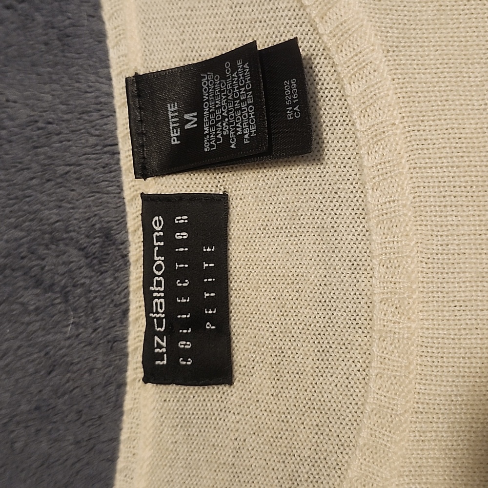 Liz Claiborne short sleeve sweater. Petite Medium NWT - Picture 3 of 8
